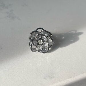 Elegant Silver Floral Ring